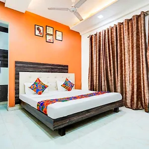 Hotel Fabhotel Season Grand