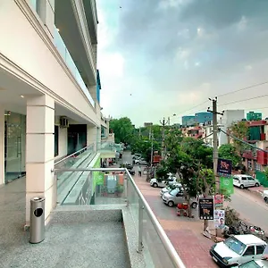 https://hotel-staayz-premium.top-gurgaonhotels.com