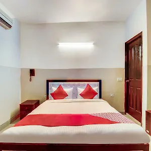 Hotel Oyo 28461 Royal